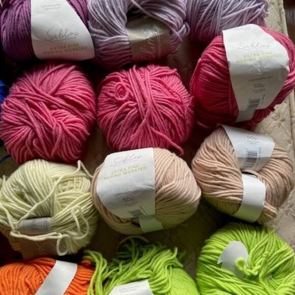 SUBLIME BY SIDAR - 24 ASSORTED SKEINS -  BEAUTIFUL COLORS - Picture 5 of 7